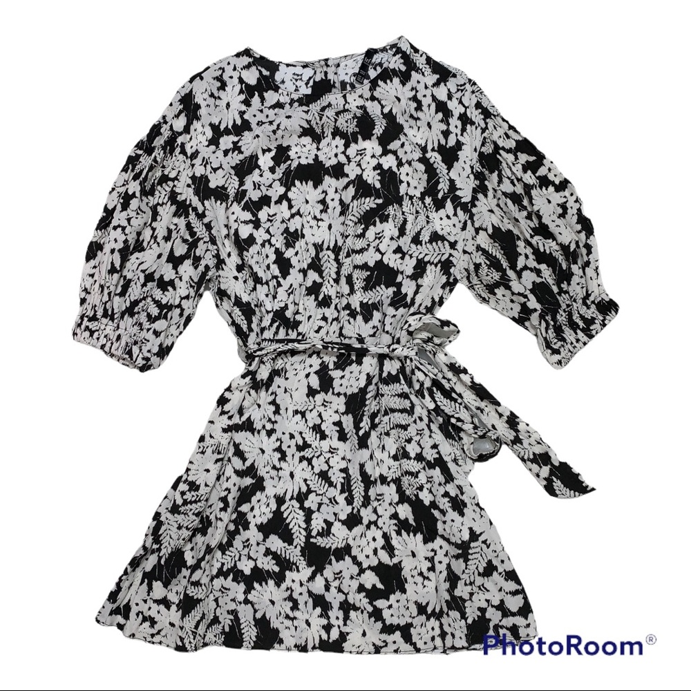 ✨NWT✨ZARA trf  Collection floral dress with belt
